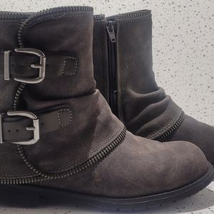 NOT RATED ANKLE BOOTS